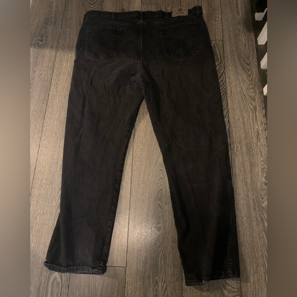 Men’s Black Wrangler Jeans - Picture 2 of 3